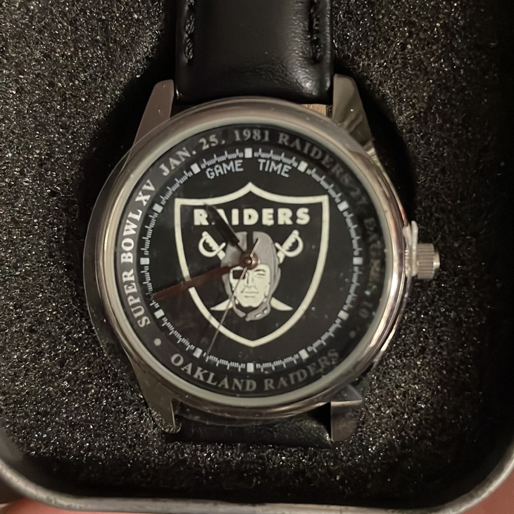 Raiders Watch - Picture 3 of 7